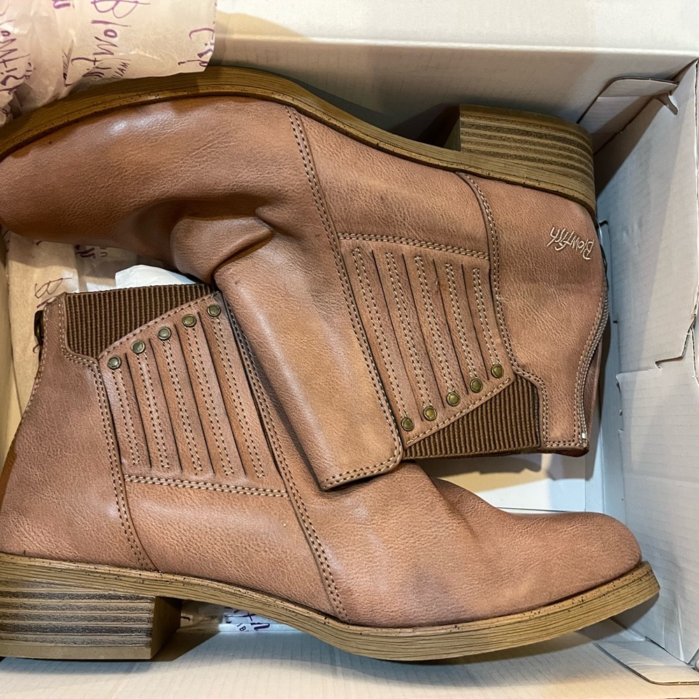 New in box! Blowfish brown tan ankle boots booties western Size 10M - Picture 2 of 5